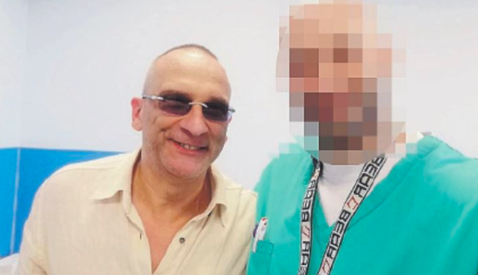 Mai visto un latitante farsi scattare selfie con gli infermieri: spunta una foto, pubblicata dal giornale di Belpietro che conferma i dubbi di molte persone – DC NEWS