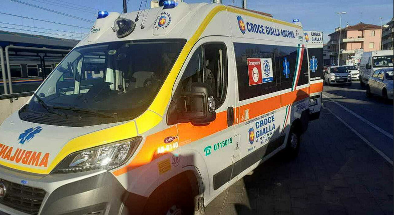 Ancona, doppio malore per una coppia all'interno della propria casa: la donna finisce all'ospedale - Grandeinganno