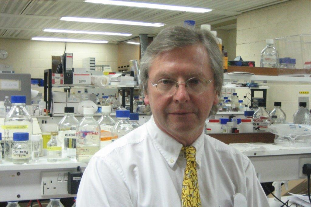 Londra: celebre oncologo pubblica una lettera aperta sul British Medical Journal chiedendo lo stop ai vaccini Covid : ha rilevato una "rapida progressione di tumori" nei vaccinati