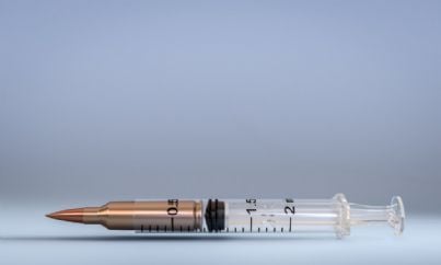 Autorizzazioni vaccini Covid: su quali basi?