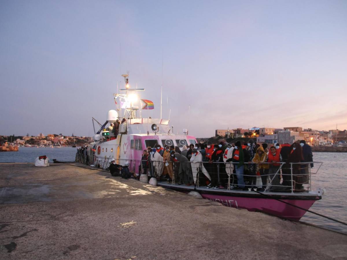 “Alberghi, colonie e case vacanze”. Ora i prefetti chiedono spazi per i migranti - ilGiornale.it