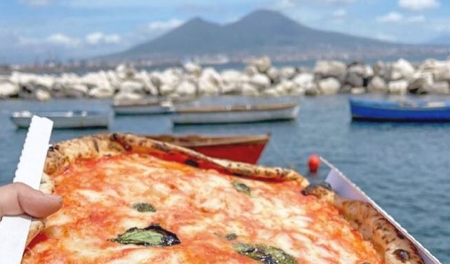 Napoli tra le città dove si mangia meglio al mondo: la classifica