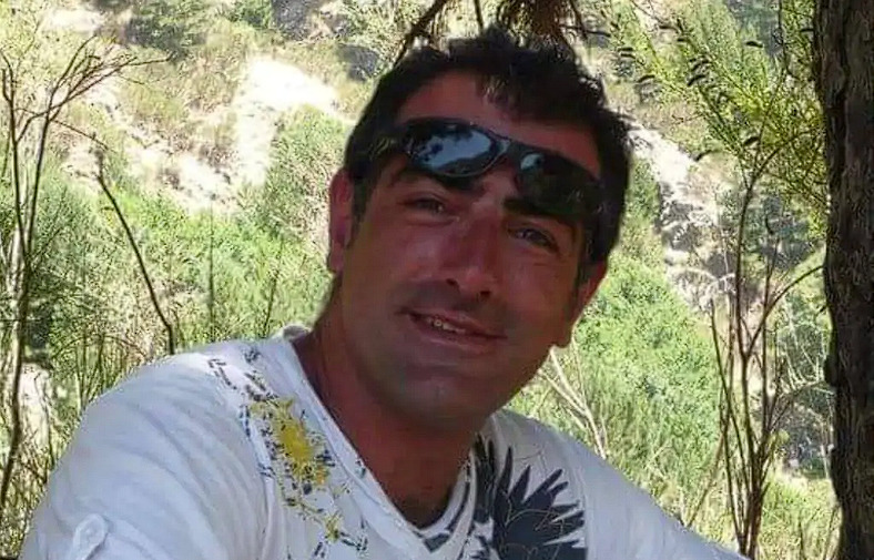 Santo Stefano in Aspromonte, giovane stroncato in piazza da malore improvviso: comunità sotto shock - Grandeinganno
