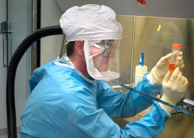 Gli scienziati stanno creando nuove malattie incurabili nei laboratori. È ragionevole? - Grandeinganno