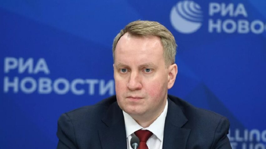 Malore improvviso in aereo, muore a 46 anni viceministro della Scienza e dell'Istruzione della Federazione Russa - Grandeinganno