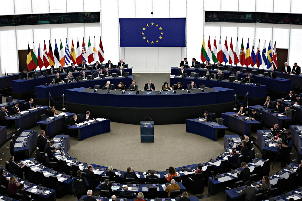 AI Act: il Parlamento Ue approva la normativa per le intelligenze artificiali - L'INDIPENDENTE