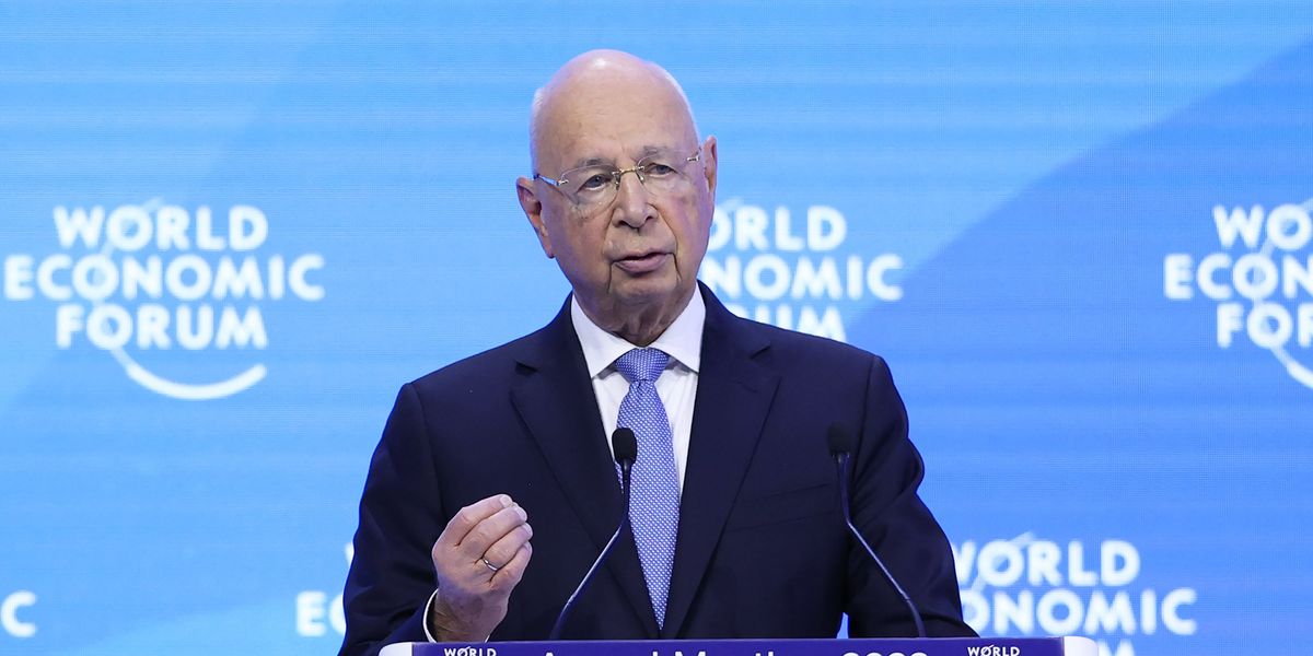 Il re di Davos detta la linea ai verdi: «Ci salveremo grazie all’estinzione» - La Verità