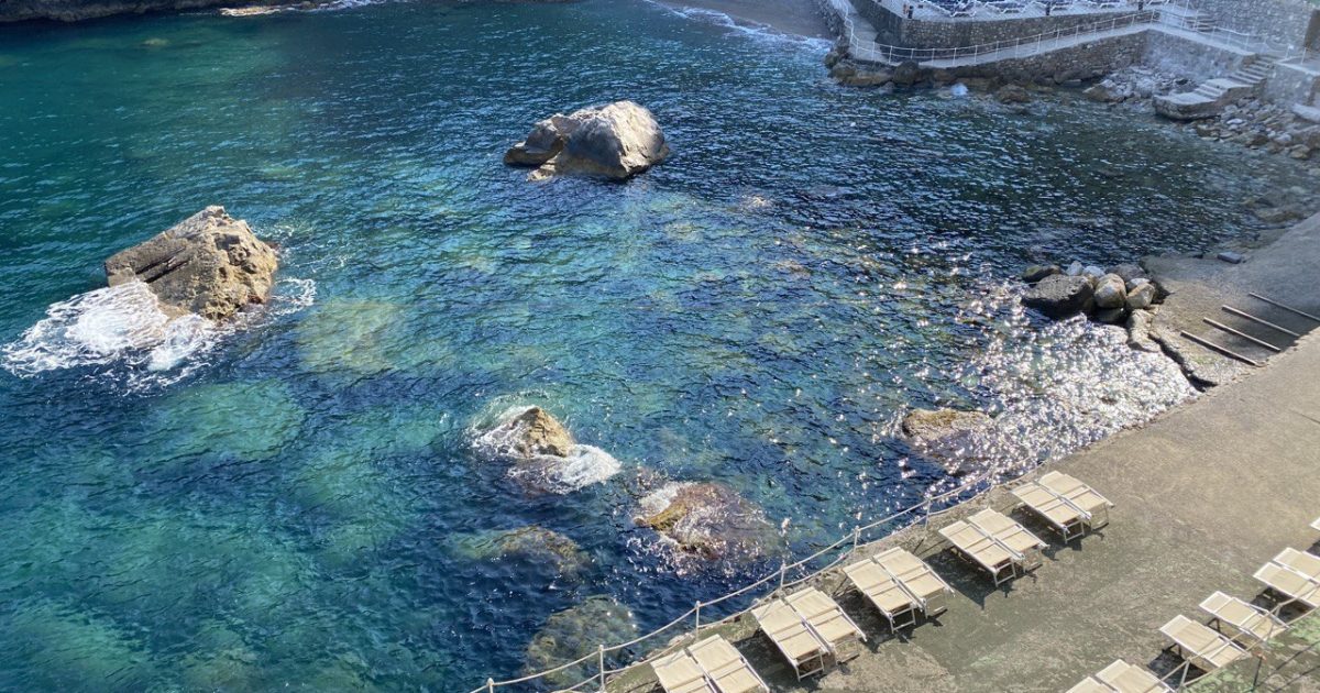Dove fare il bagno in Campania: quali sono le 19 spiagge Bandiera Blu per l’Estate 2023 | Napoli da Vivere