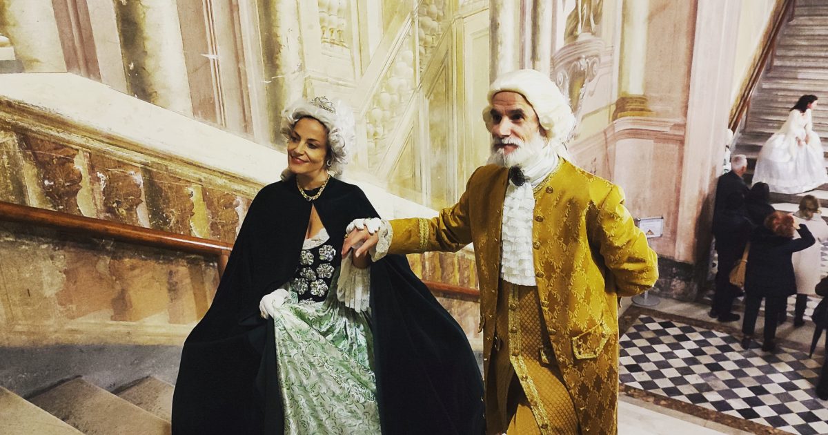 Viaggio nella Storia del Regno di Napoli: spettacolo itinerante in costume d’epoca alla Reggia di Portici | Napoli da Vivere