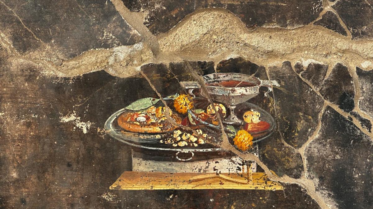 Scavi di Pompei, in un affresco spunta l'antenato della «pizza»: con la frutta al posto del pomodoro | Corriere.it