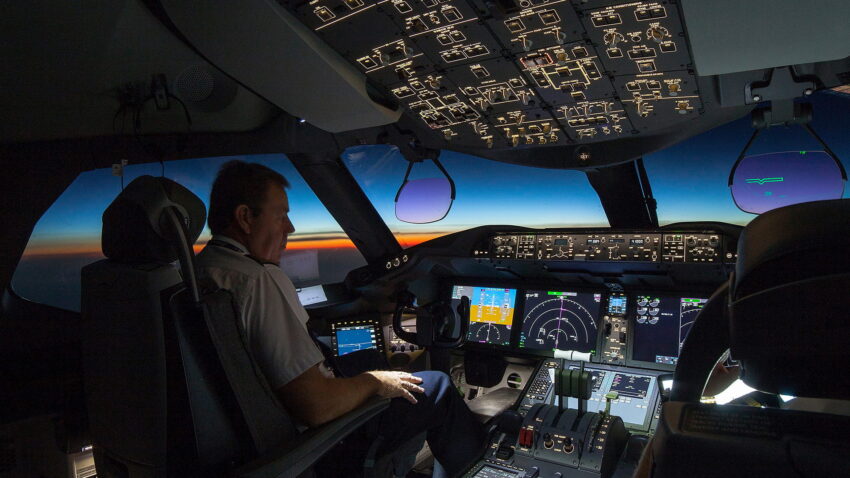 Presidente di Emirates Airline: l'intelligenza artificiale potrebbe presto co-pilotare gli aerei - Grandeinganno