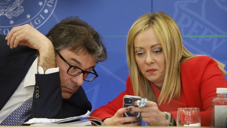 Ministro Giorgetti: Canone Rai nella bolletta del cellulare - Grandeinganno