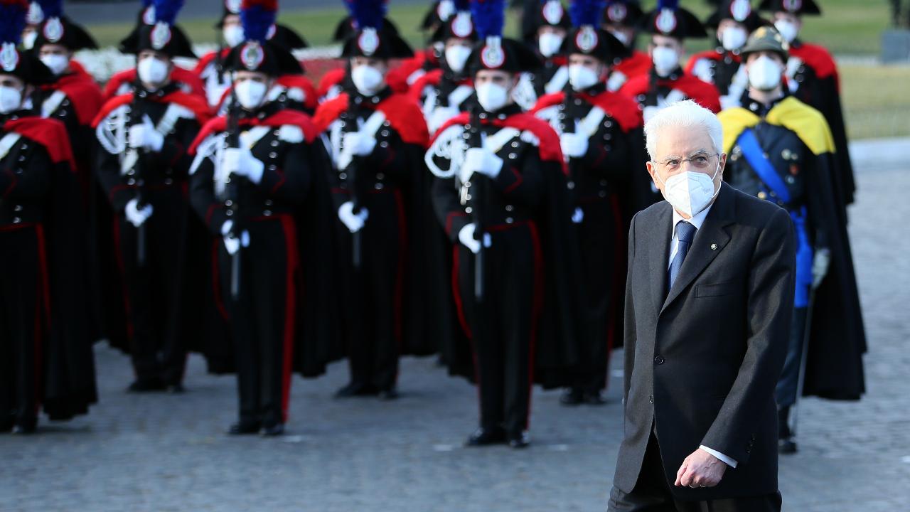 Chiede le dimissioni di Mattarella l'avv. Sinagra in una lettera aperta, per le parole sulla commissione Covid. "Politicamente mi auguro che lei vorrà far dono al Popolo italiano delle sue dimissioni" • PRESSKIT
