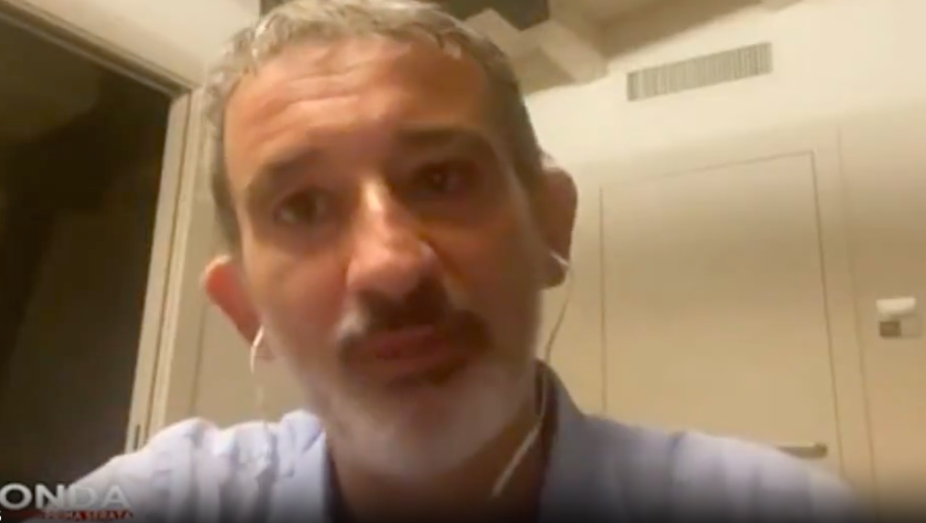“Sono vivo per miracolo” Sacro siero, vuoi vedere che anche al Senaldi che ci insultava è venuto un coccolone che non lascia spazio ad altre possibili cause? Lo ha ammesso lui in diretta ieri sera – DC NEWS