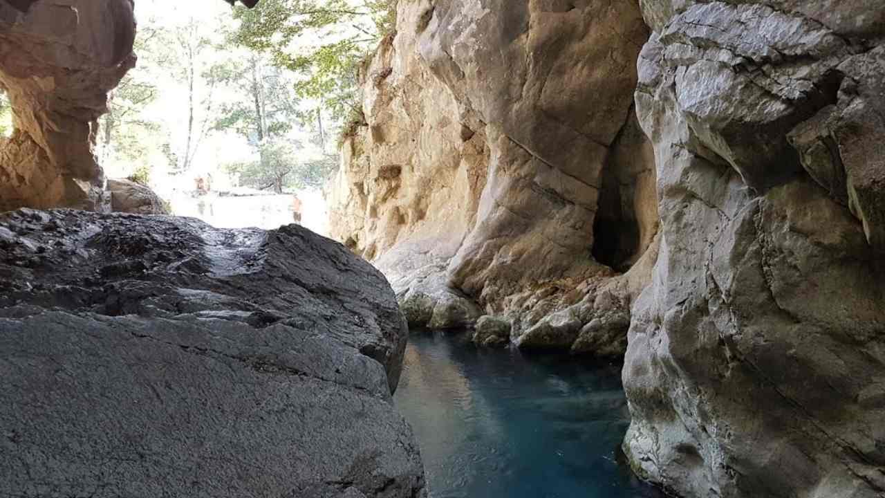 Cascate naturali: in pochi conoscono questo luogo magico