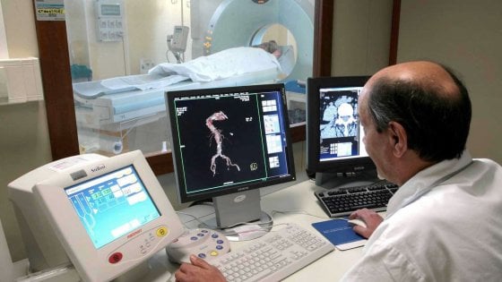Dati sanitari alle multinazionali, senza consenso: passa la norma in Italia - la Repubblica