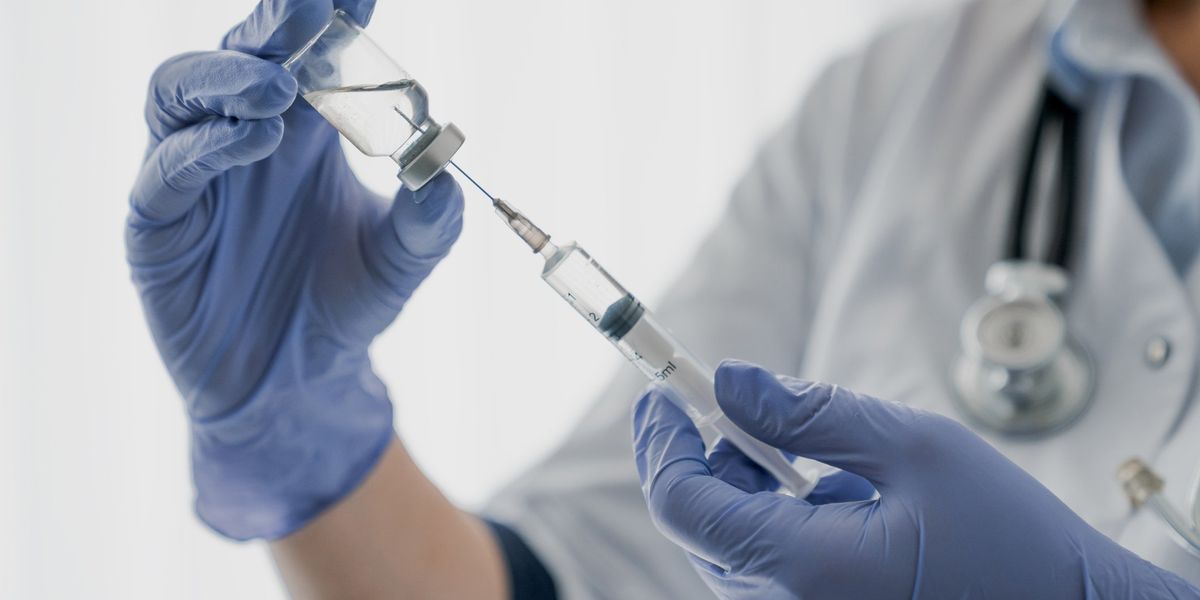 I rischi degli incentivi a chi vaccina di più - La Verità