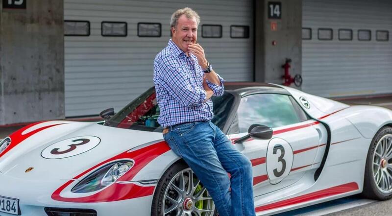Clarkson esplode sulle auto elettriche: “Dannatamente pericolose, oltre a tutti gli altri problemi”. Ecco perché. E i bambini africani… - MOW - Mowmag.com