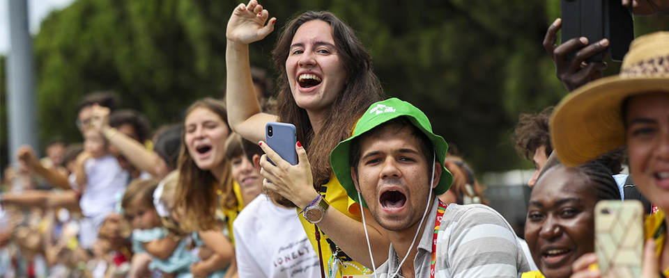 Giornata mondiale della Gioventù, il primo appello del Papa è sulla natalità: "E' bello fare figli" - Secolo d'Italia