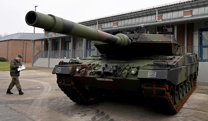 L'Italia si appresta ad acquistare Carri Armati Leopard 2 dalla Germania: Investimento di circa 4/6 Miliardi di Euro - Grandeinganno