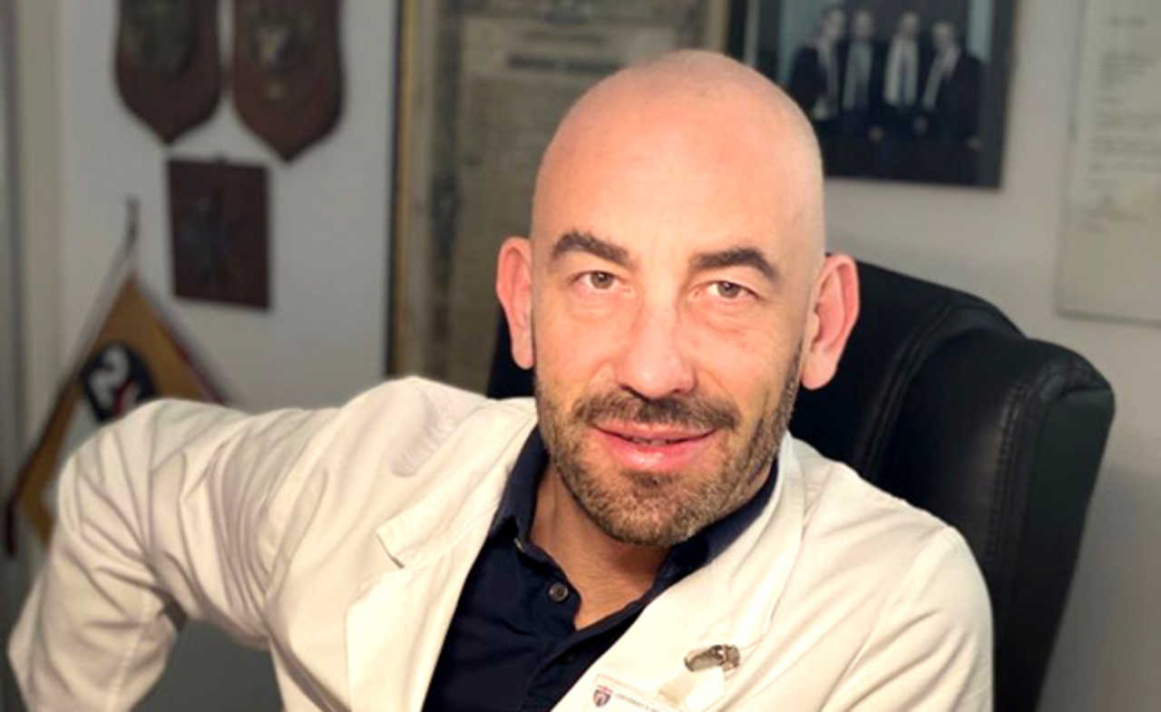 Manfredonia. “Tachipirina e vigile attesa”, contestato Matteo Bassetti