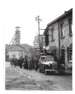 1945-1963 LA VENDITA DEGLI OPERAI ITALIANI NELLE MINIERE BELGHE PER UN SACCO DI CARBONE - Storia Storie Pordenone
