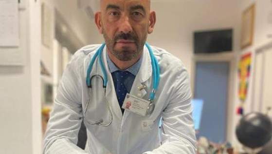 Covid, Bassetti: "virus come tanti altri, vaccini solo per anziani e fragili" • Imola Oggi