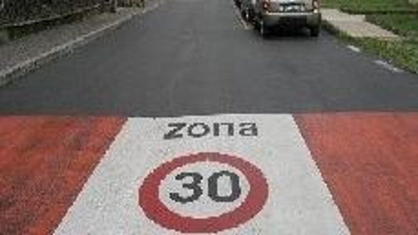Nuova proposta di legge: limiti massimo di 30 km/h nei Centri urbani e 50 km/h sulle strade a scorrimento veloce - Grandeinganno