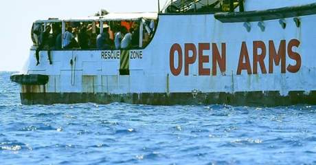 Migranti, il Pd finanzia Open Arms che viola le norme italiane • Imola Oggi