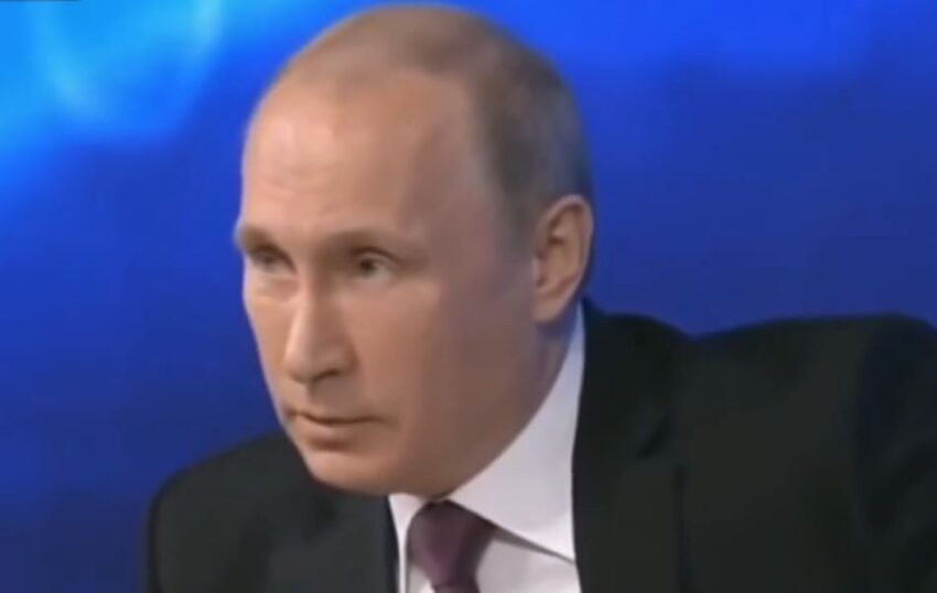 La risposta di Putin mette in difficoltà il giornalista della BBC - Grandeinganno