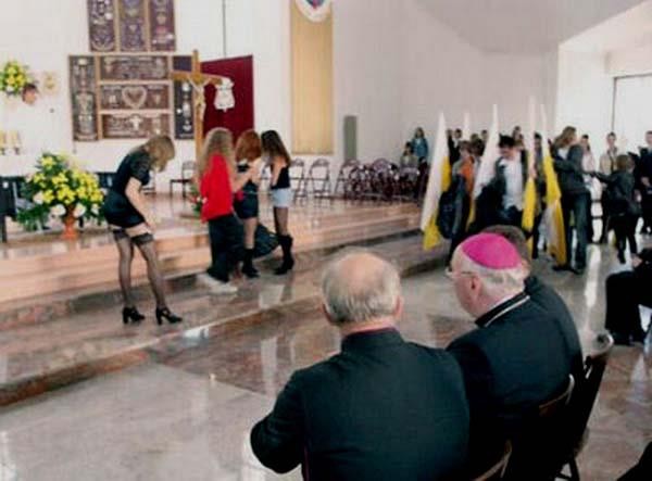 Rimozione del Tabernacolo: la Chiesa ubbidisce agli ordini della Massoneria | Il Bene vincerà