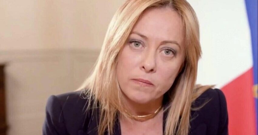 Giorgia Meloni fa marcia indietro sulle accise: abolendole porteremmo vantaggi anche ai ricchi proprietari di veicoli - Grandeinganno