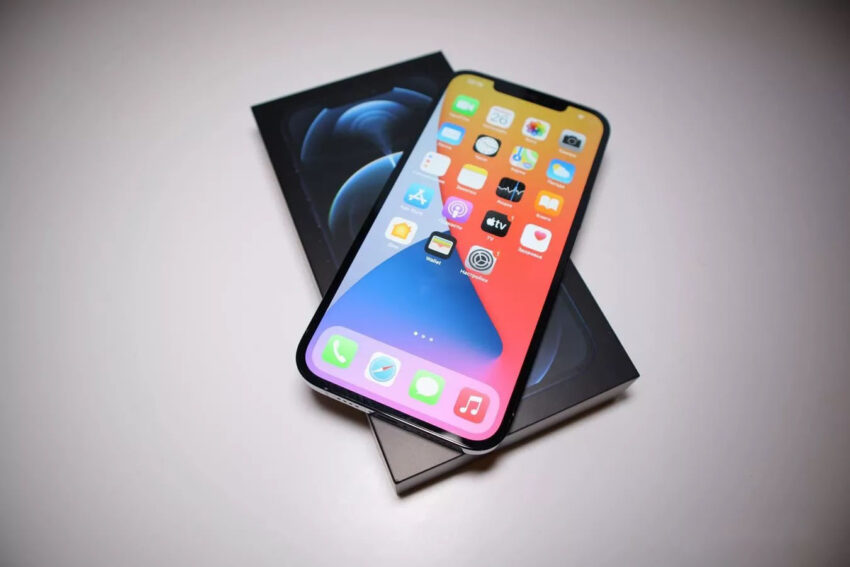 Vietata la vendita di iPhone 12 di Apple in Francia, a causa del rilascio di onde elettromagnetiche oltre i limiti consentiti - Grandeinganno