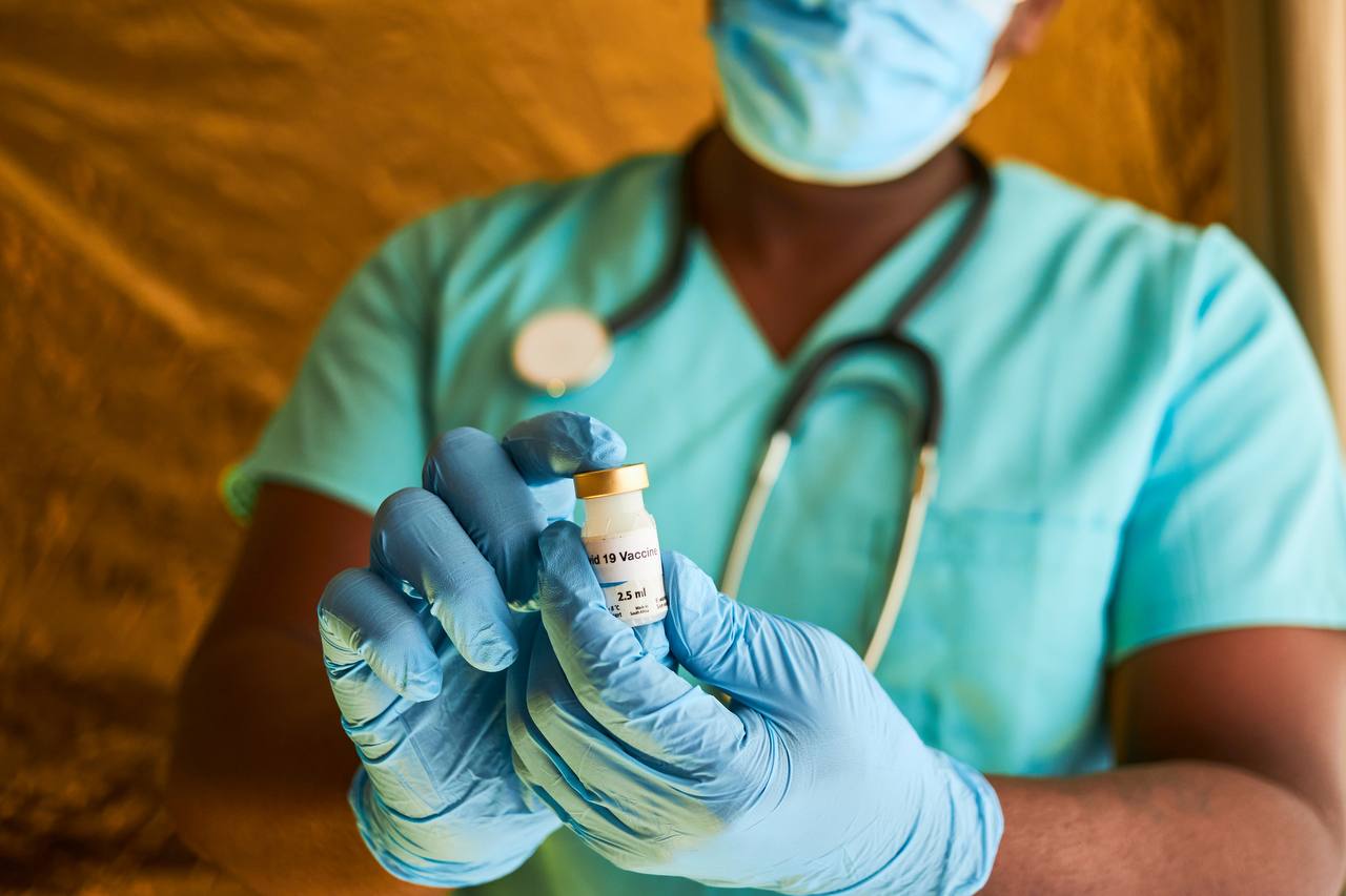 Abbiamo letto il contratto tra Sudafrica e Pfizer: il primo pubblicato sui vaccini Covid - L'INDIPENDENTE
