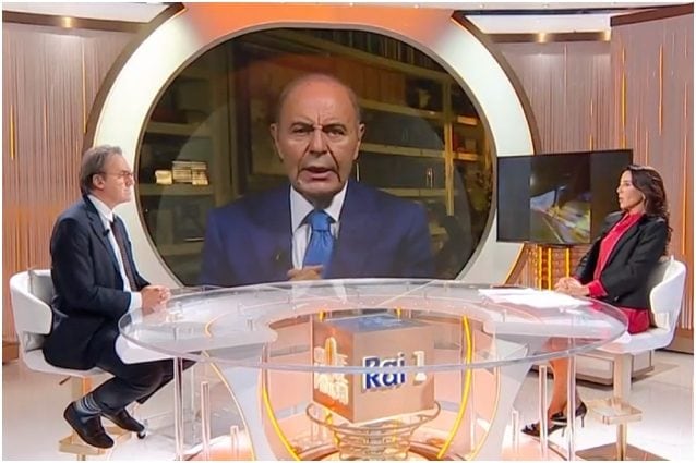 Bruno Vespa positivo al Covid conduce da casa Cinque minuti e Porta a porta: Devo starvi lontano