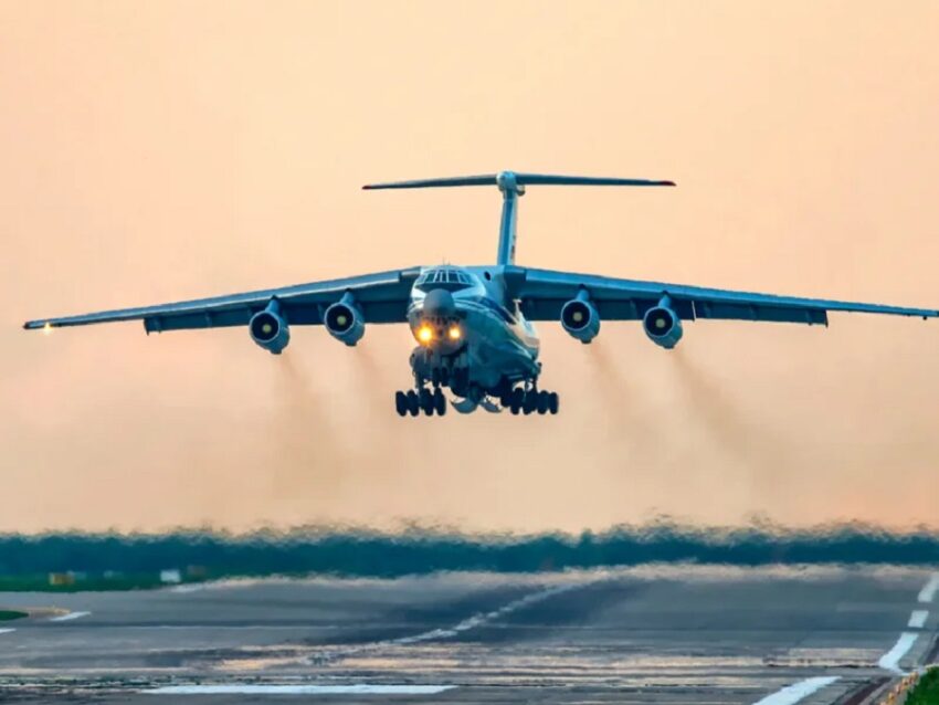 Putin ordina l'invio di 27 tonnellate di aiuti a Gaza: Aereo russo colmo di beni di prima necessità in volo da Mosca verso Gaza - Grandeinganno