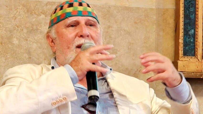 Moni Ovadia si dimette da direttore del teatro di Ferrara dopo le polemiche scoppiate a causa delle sue critiche contro Israele - Grandeinganno