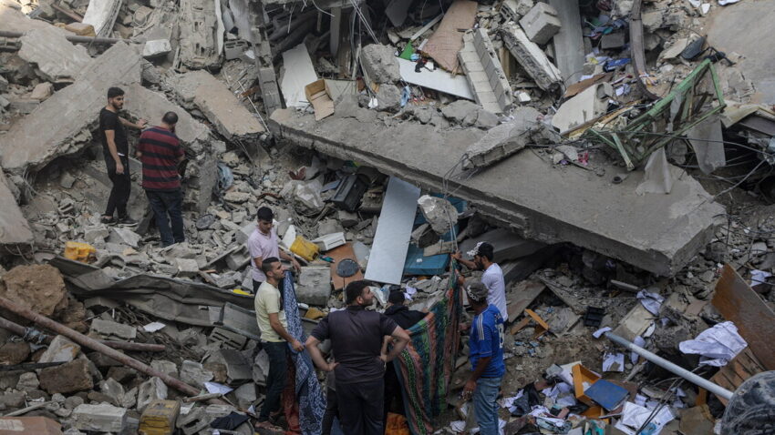 Israele bombarda Chiesa a Gaza è strage di donne e bambini, Iran: Israele peggio degli islamisti dell'ISIS - Grandeinganno