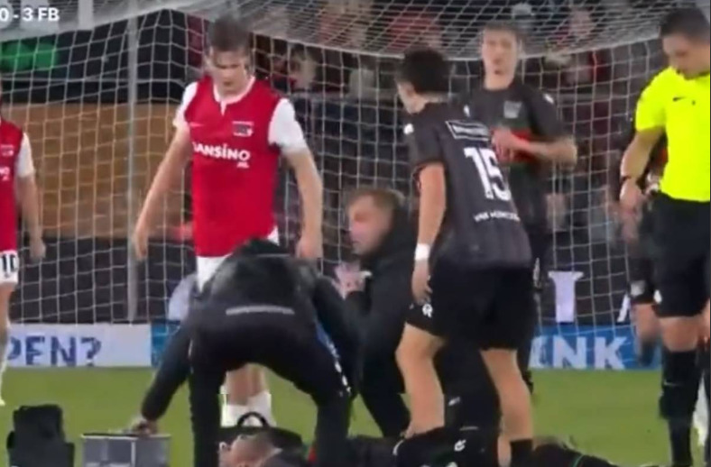 Il malore improvviso, poi il calciatore si accascia in campo - Grandeinganno