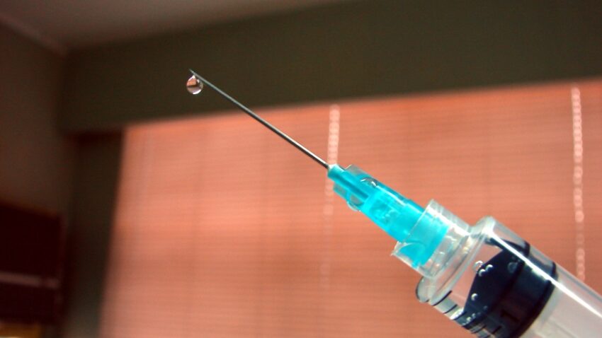 Le Rivelazioni Scioccanti del Dr. Thompson: Il CDC aveva omesso deliberatamente informazioni statisticamente significative sul collegamento tra i vaccini e l'autismo nel suo rapporto del 2004. - Grandeinganno