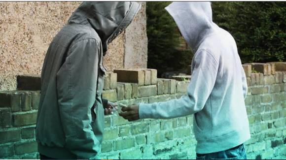 Senagalesi trovati a spacciare, giudice li libera e ridà loro i soldi • Imola Oggi