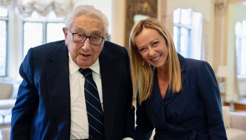 Muore a 100 anni Henry Kissinger, ex segretario di stato americano: Il suo ultimo impegno con Giorgia Meloni - Grandeinganno