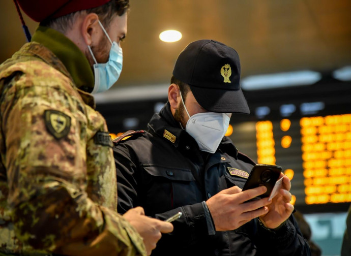 «Allarme decessi e malori in Polizia, vogliamo i dati» - La Nuova Bussola Quotidiana