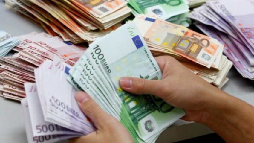 Il Giornale d'Italia Svela: Virologi italiani hanno incassano 1 Miliardo di euro da Big Pharma - Grandeinganno