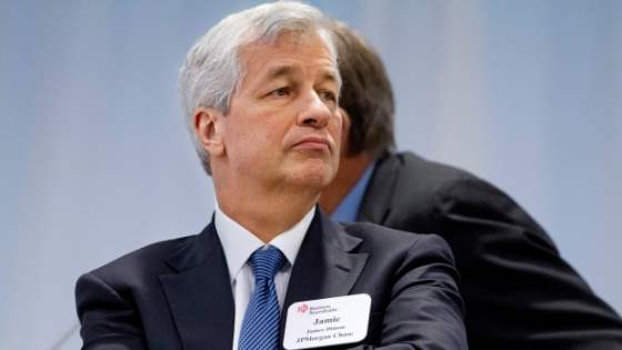 Proposta del CEO JPMorgan: sequestrare le proprietà private per salvare il pianeta • Imola Oggi
