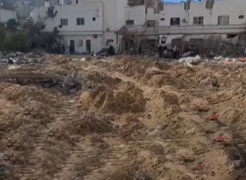Forze armate israeliane schiacciano con i bulldozer le tende con dentro i palestinesi sfollati. Decine di morti seppelliti vivi - Grandeinganno