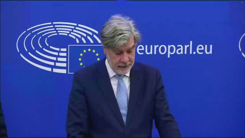Eurodeputato svela lettera dell'EMA: nessuno sotto i 60 anni avrebbe dovuto sottoporsi ai vaccini anti-covid, solo effetti collaterali inutili. - Grandeinganno