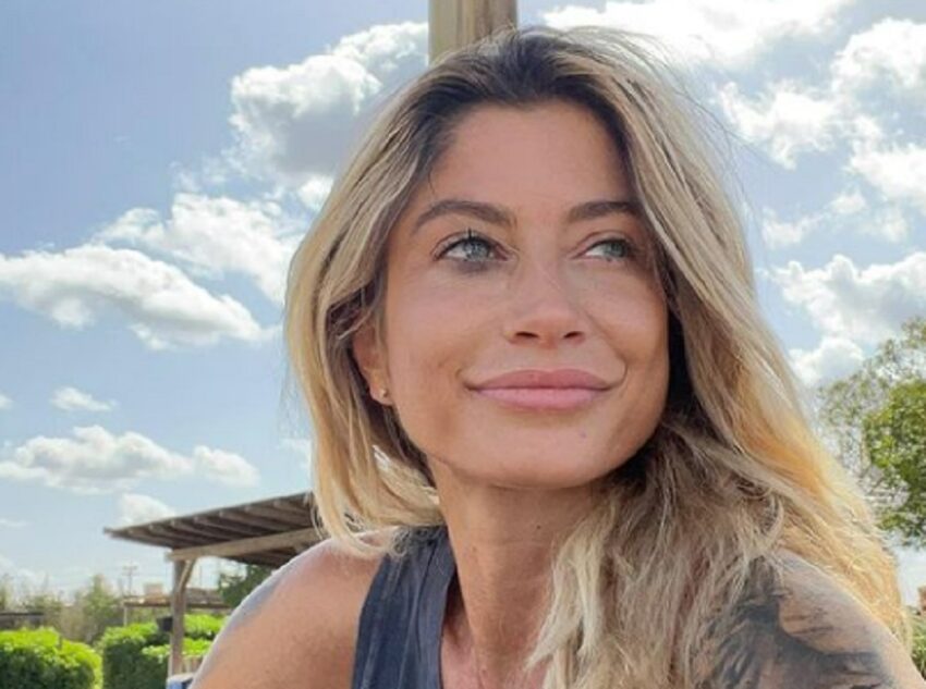Maddalena Corvaglia smaschera con sarcasmo intelligente l'Agenda 2030 - Grandeinganno