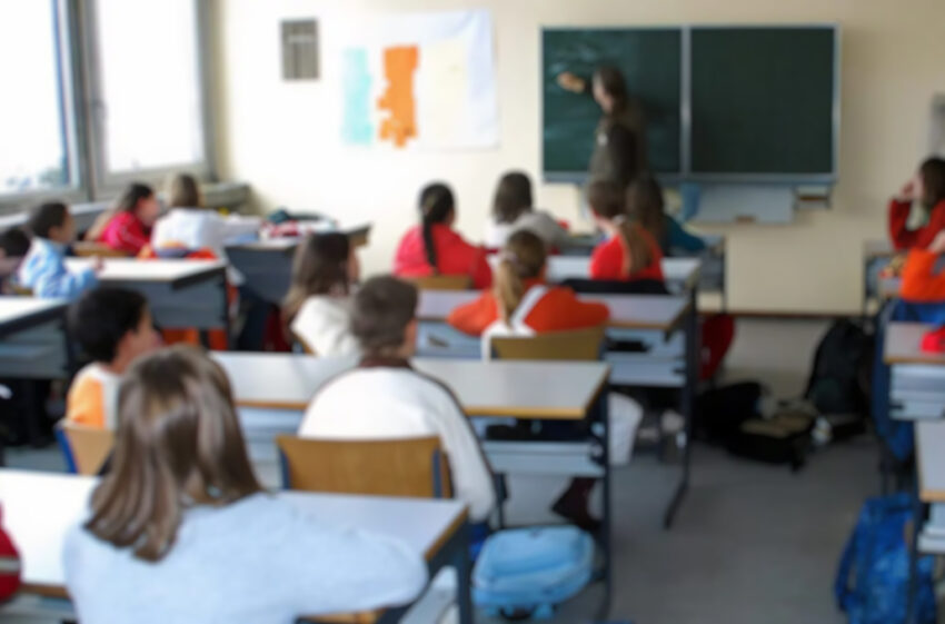 "Darei fuoco agli studenti": post shock pubblicato sulla propria pagina Facebook da un insegnante del Liceo delle scienze umane - Grandeinganno