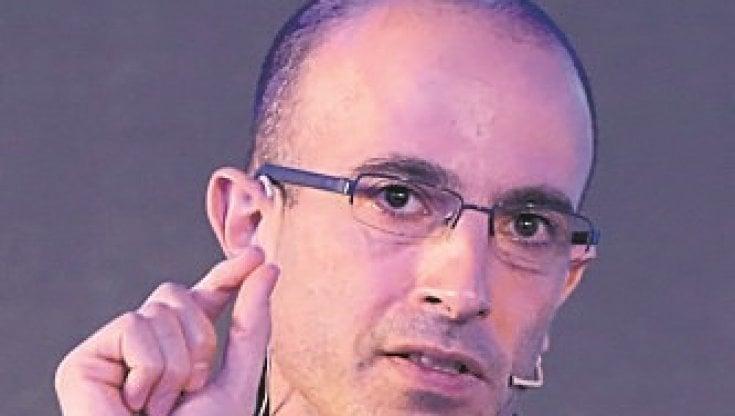 Lebreo Yuval Noah Harari: la sorveglianza totale avverrà dallinterno dellorganismo umano - Grandeinganno